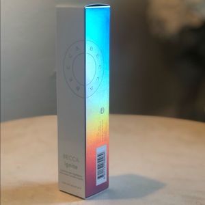 🆕⭐️BECCA Ignite Face & Body Highlighter